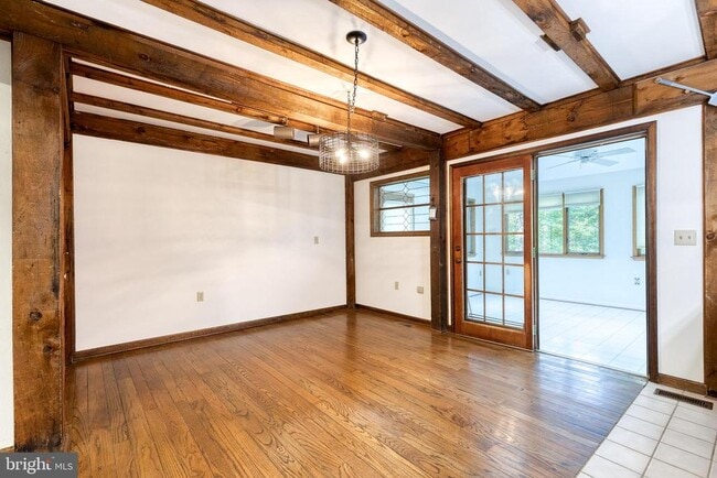 Foto del edificio - 12610 Timber Grove Rd