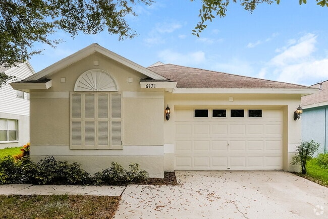 Building Photo - 6171 Skylarkcrest Dr