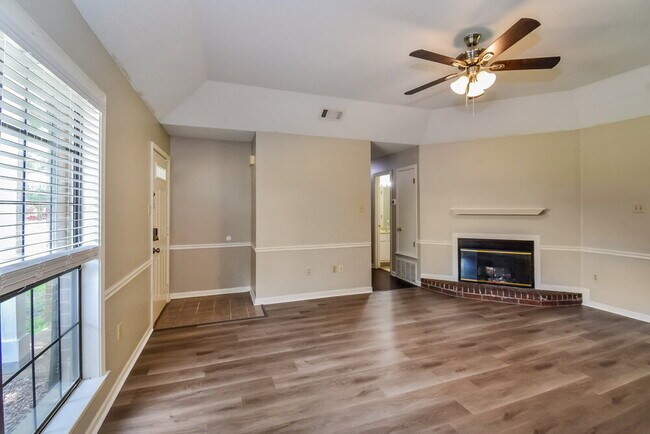 Building Photo - 3565 Foxfield Trail