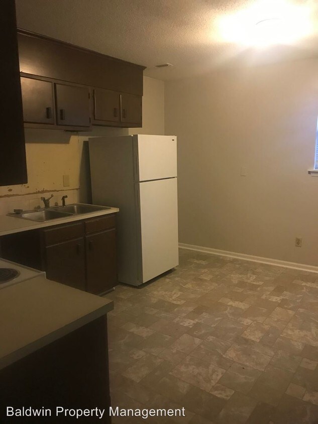 Building Photo - 854-876 Foxwood Pl