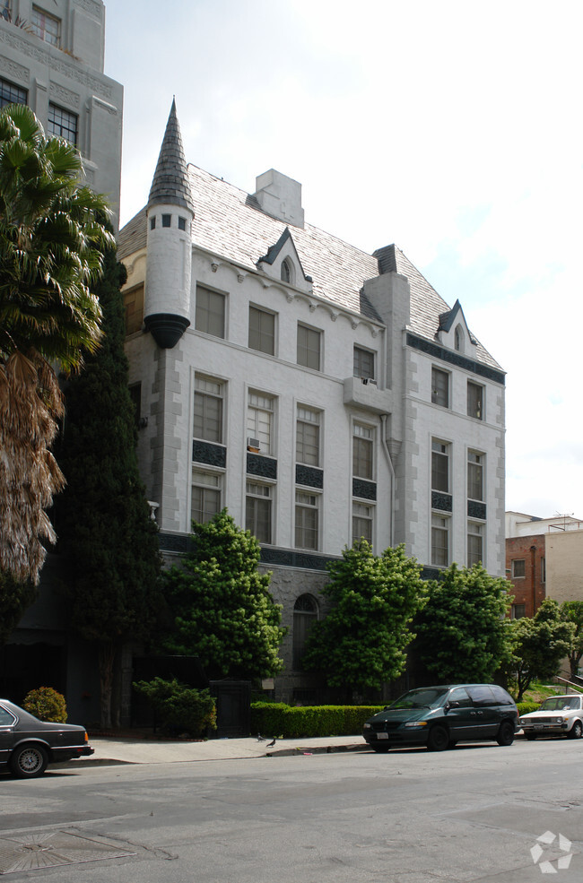 Foto del edificio - 520 S Hobart Blvd