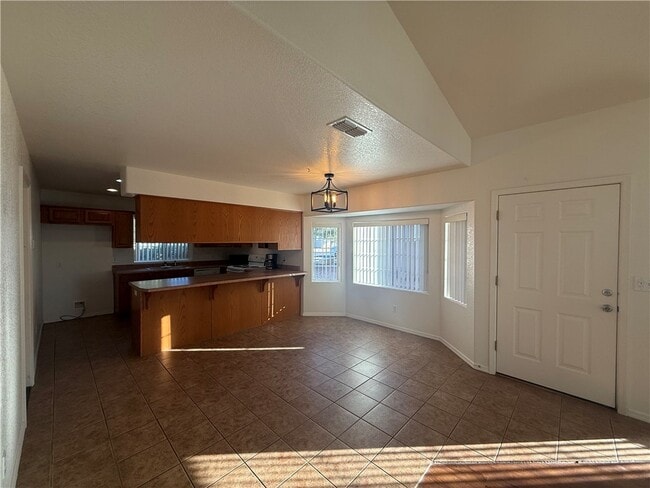 Foto del edificio - 2855 N Central St