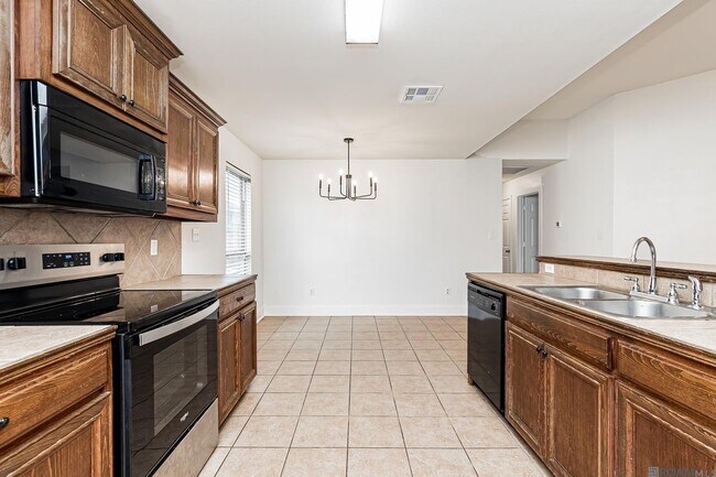Foto del edificio - 15484 Oakstone Dr