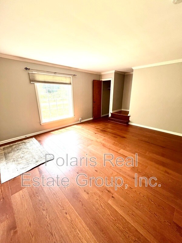 Foto del edificio - 4702 Rookwood Ave