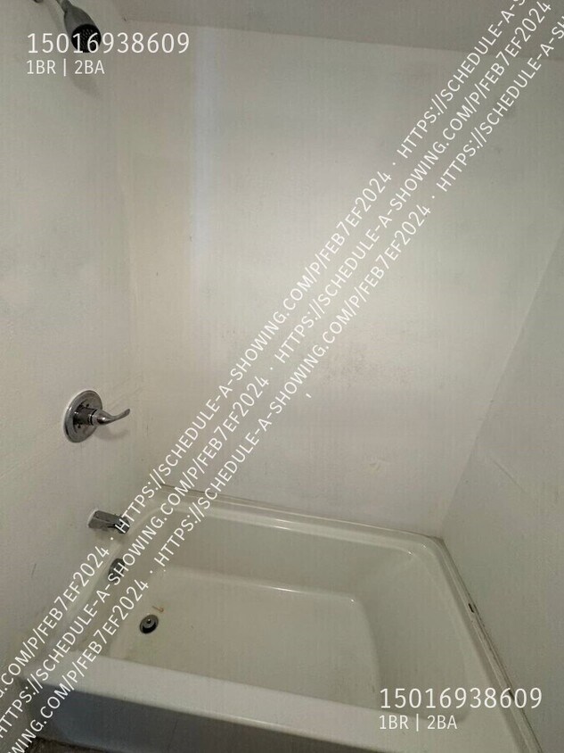 Foto principal - 5390 Central Ave