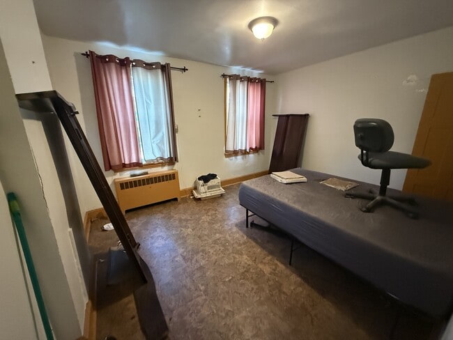 Photo - 637 N 6th St House