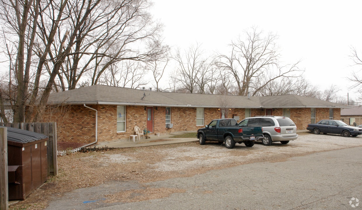 Building Photo - 210 S Pershing Dr