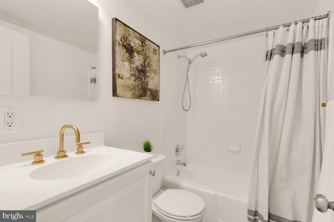 Foto del edificio - 1701 16th St NW