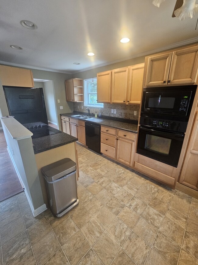 Foto del edificio - 29295 Corbin Pkwy