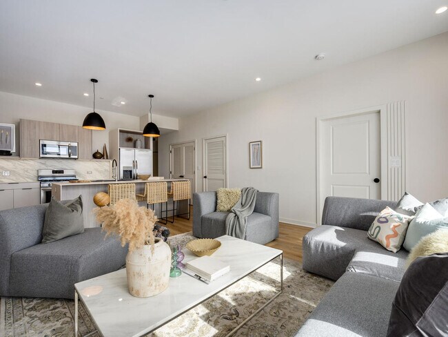 Building Photo - 6336 W Belmont Ave