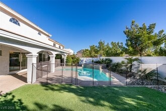 Building Photo - 685 Lynmar Ct