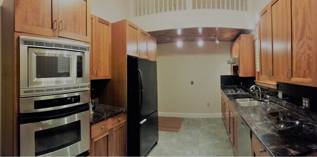 Foto del edificio - 153 Winthrop Pkwy