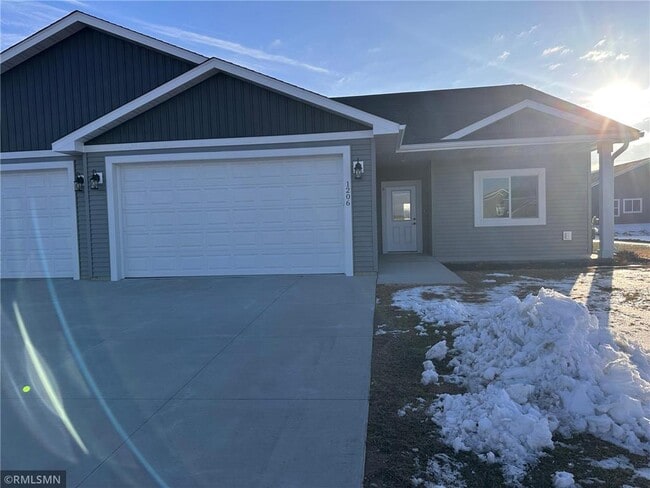 Building Photo - 1206 Poppy Ct