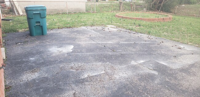 Building Photo - 4608 Aral Dr