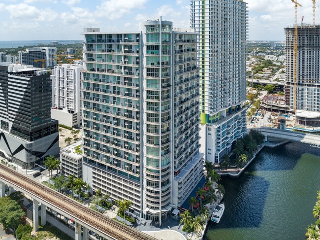 Photo - 690 SW 1st Ct (Miami, FL) Apartment