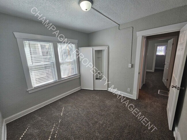 Building Photo - Updated Single Family Home