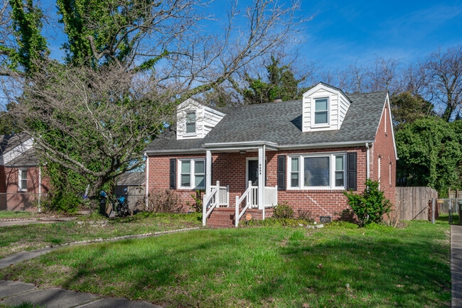 Charming 4-bedroom Cape Cod residence. - Charming 4-bedroom Cape Cod residence. House