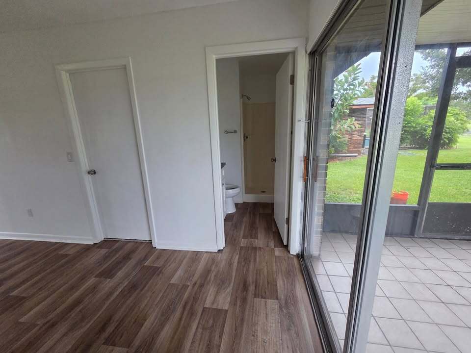 Foto principal - 7208 Spring Hill Rd