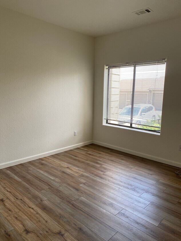 7498 S Alkire St Unit 203, Littleton, CO 80127 Condo for Rent in