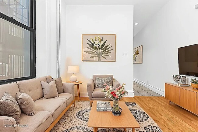 Building Photo - 493 Seventh Avenue