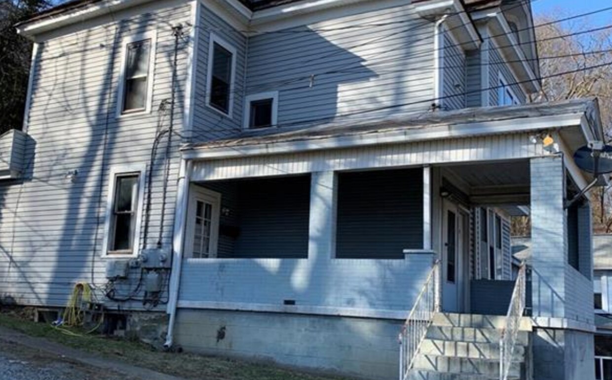 611 Larimer Ave, Turtle Creek, PA 15145 Townhouse for Rent in Turtle