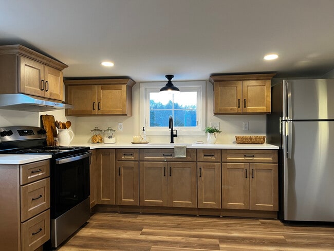 Building Photo - 210 E Canal St