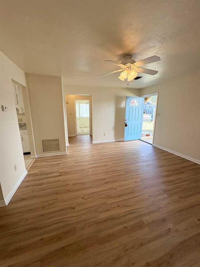 Building Photo - 3687 Donovan Dr