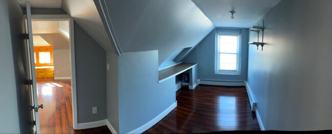 Building Photo - 36 Maple St