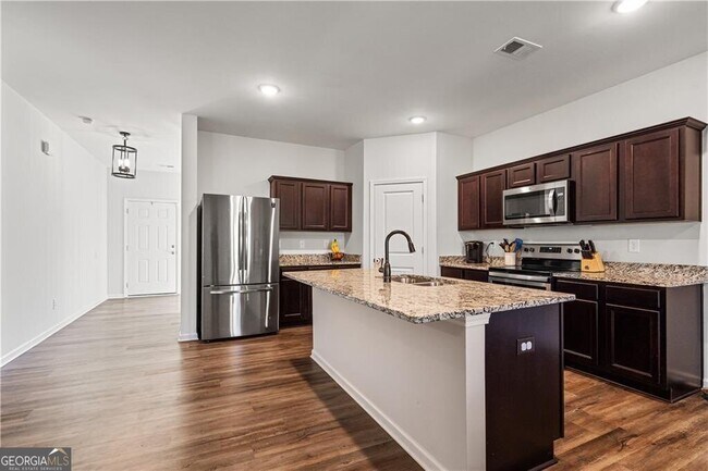 Foto del edificio - 5120 Minnow Ln