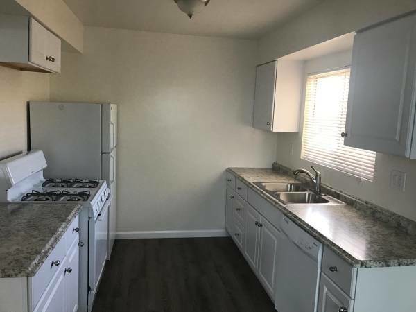 Foto del edificio - 755 E Pine St