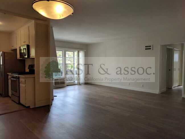 Foto del edificio - 1419 S Bentley Ave