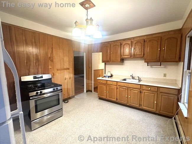 Building Photo - 18 Holyoke Rd