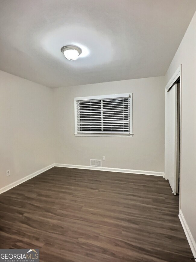 Foto del edificio - 2311 Cherry Blossom Dr SW