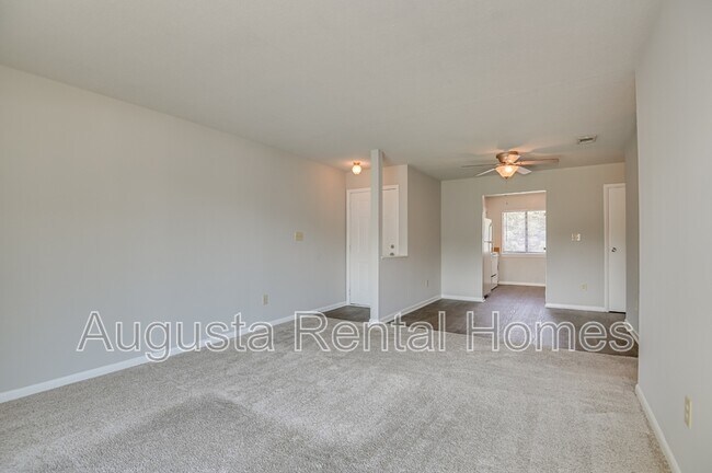Foto del edificio - 3002D Strickland Court