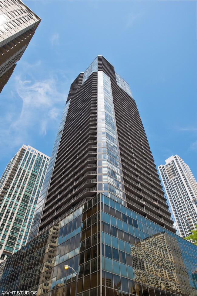 Building Photo - 10 E Ontario St