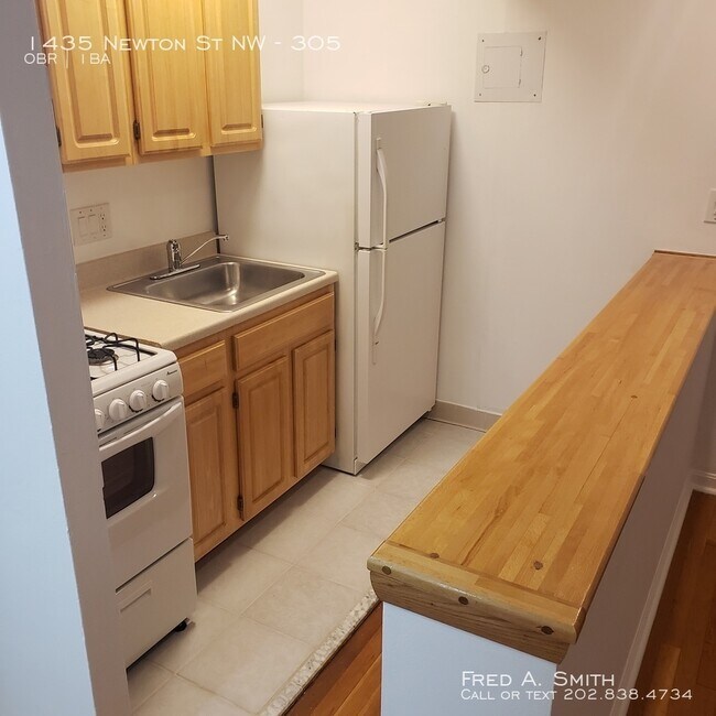 Building Photo - Move in Specials - Studio unit Available NOW