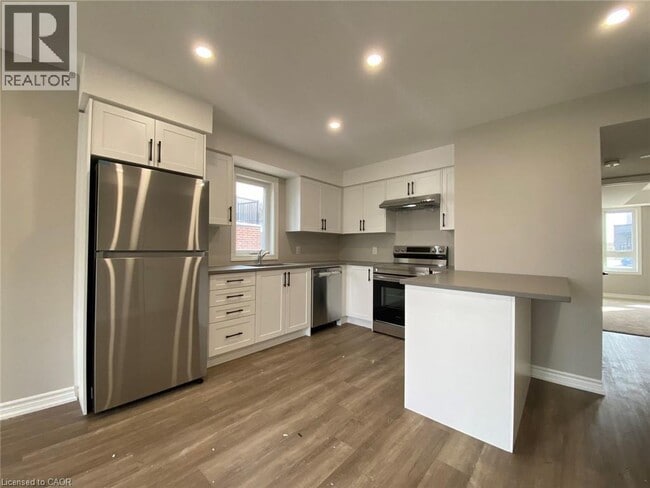 Photo du bâtiment - 265 Chapel Hill Dr