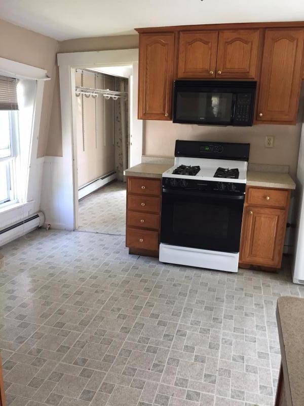 Building Photo - 32 Pond St