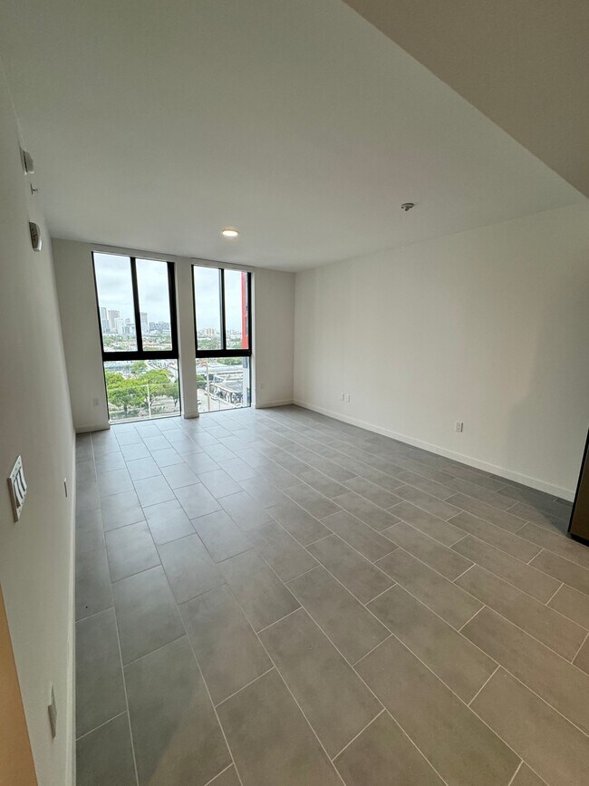 Living Room - 402 NE 34th St