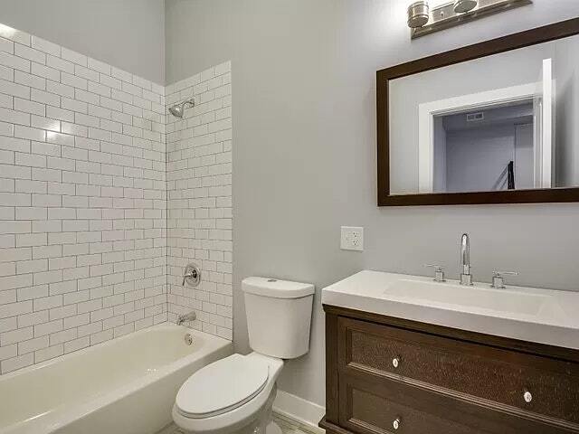 Building Photo - 2815 W 25th St
