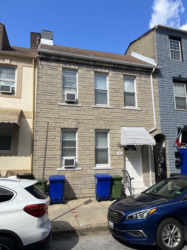 Building Photo - 246 S Exeter St