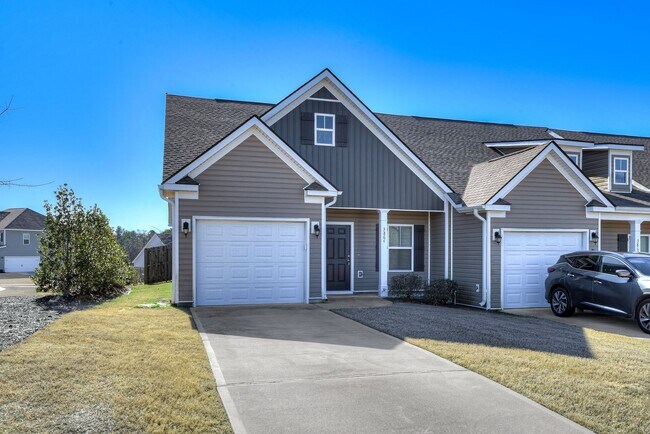 Building Photo - 2 Bed/ 2 Bath Townhome - 7 Minutes from Fort Gordon!