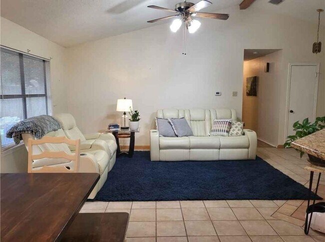 Building Photo - 1604 Texas Oak Way