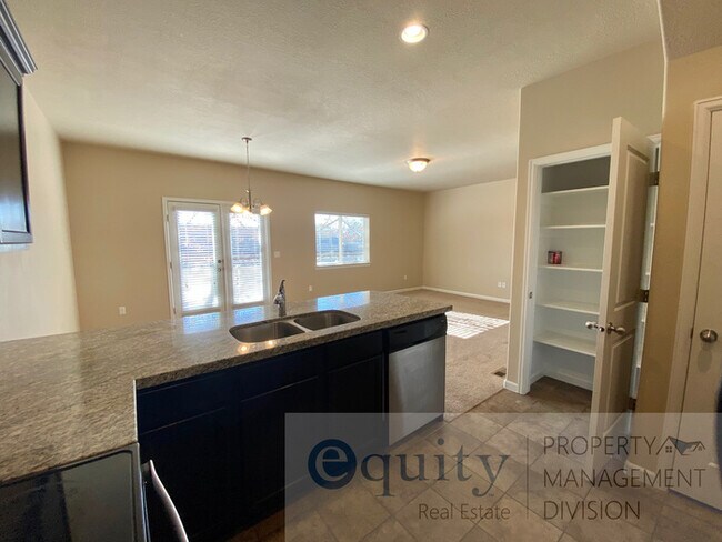 Foto del edificio - 44 Autumn Station Way