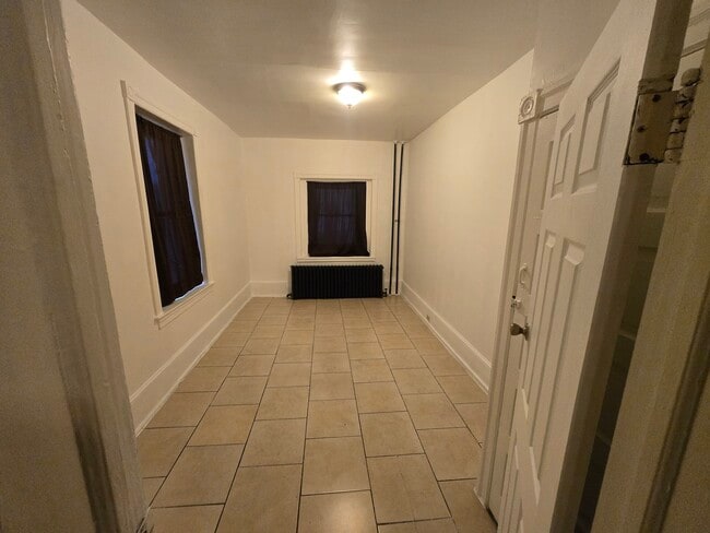 Foto del edificio - 18 N Georgia Ave