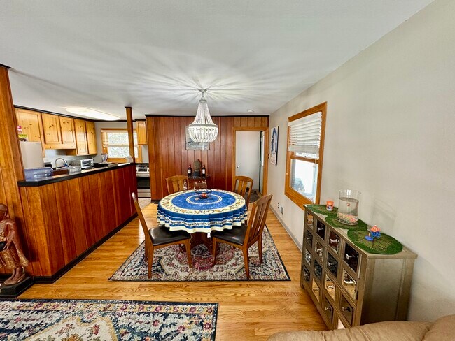 Foto del edificio - 325 Kishwaukee Dr