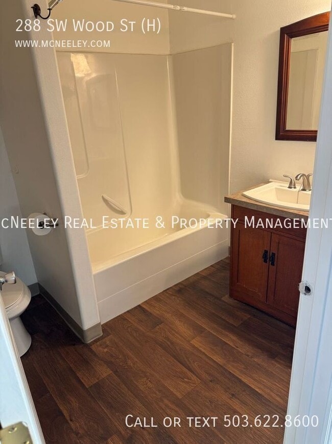 Foto del edificio - 288 SW Wood St