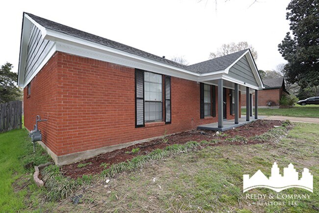 Building Photo - 6402 Cheshire Cove