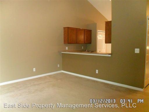 Building Photo - 41021 Rose Ln