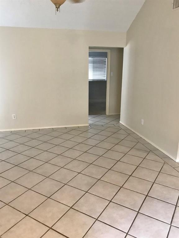 Foto del edificio - 2301 Blalock Dr